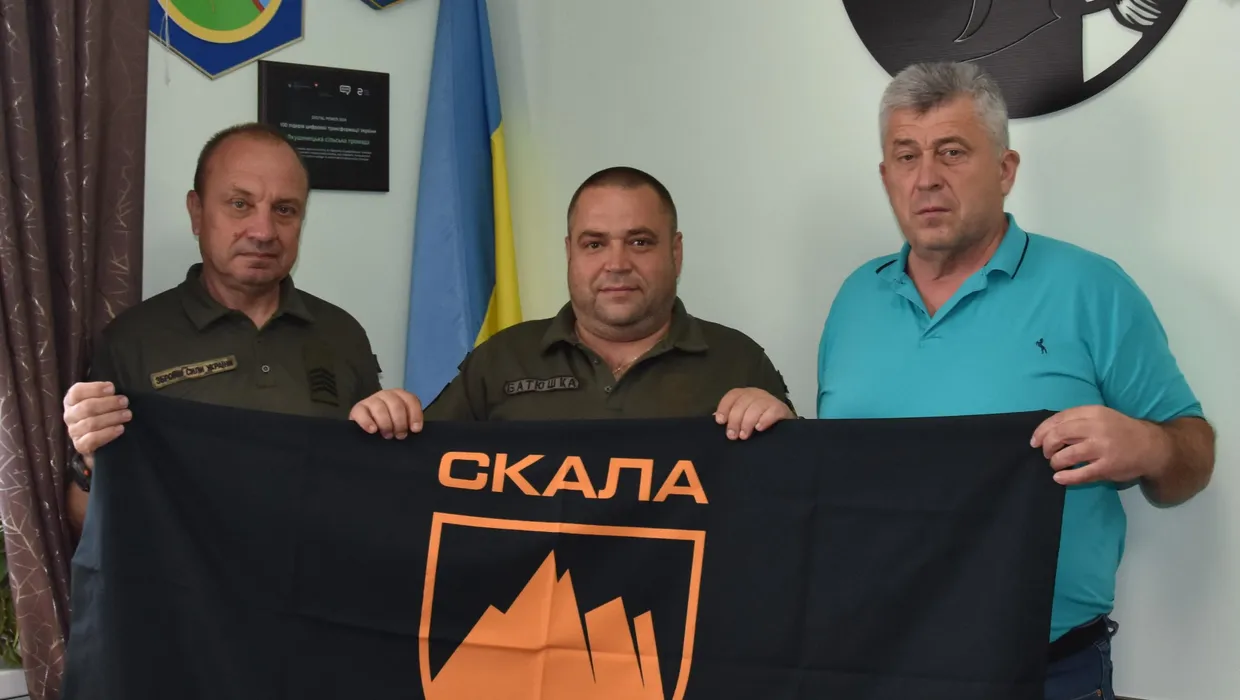 військові