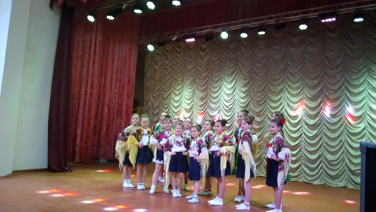 ТРИВАЮТЬ ЗАНЯТТЯ У ВІДРЕМОНТОВАНОМУ ЗАКЛАДІ КУЛЬТУРИ ТРИВАЮТЬ ЗАНЯТТЯ У ВІДРЕМОНТОВАНОМУ ЗАКЛАДІ КУЛЬТУРИ