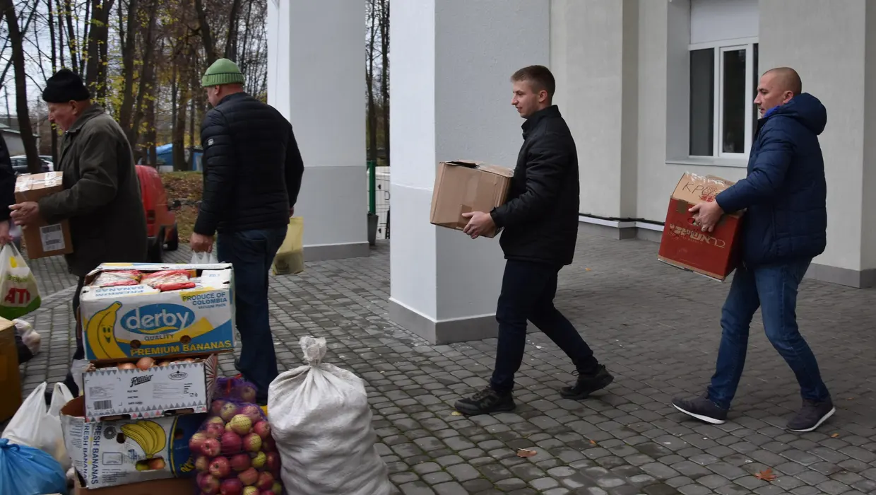 Разом допомагати легко Разом допомагати легко
