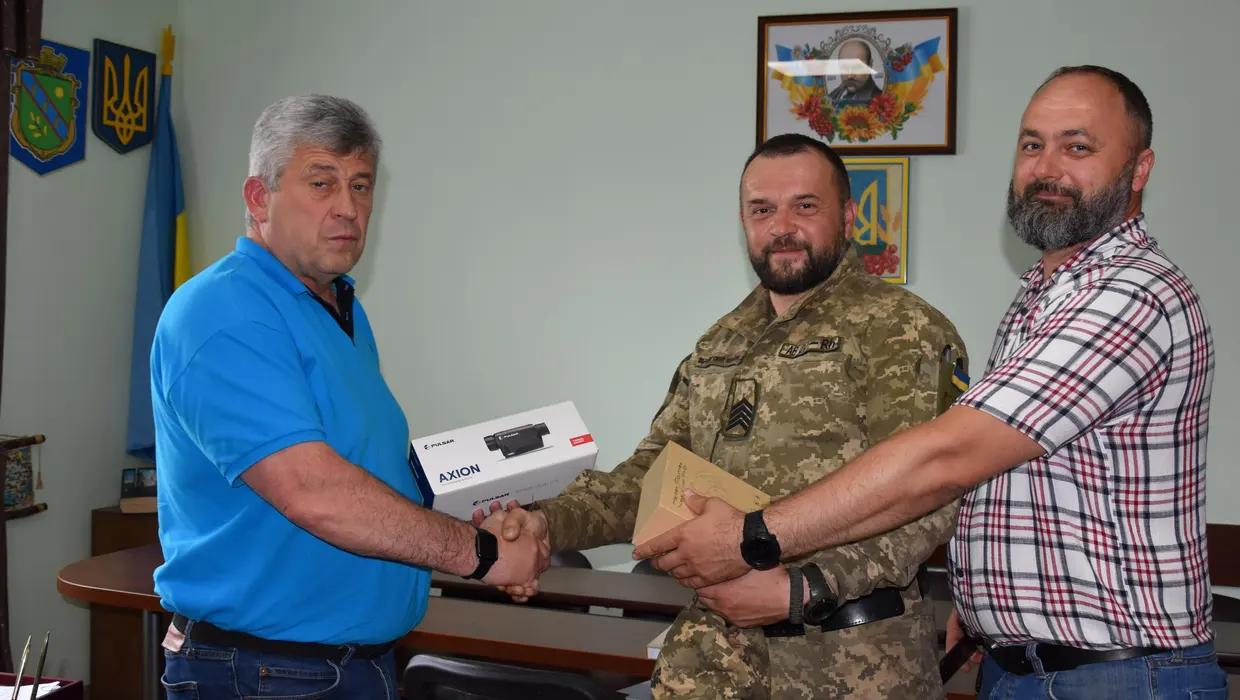 Разом усе під силу – тепловізор та прилад нічного бачення для наших захисників Разом усе під силу – тепловізор та прилад нічного бачення для наших захисників