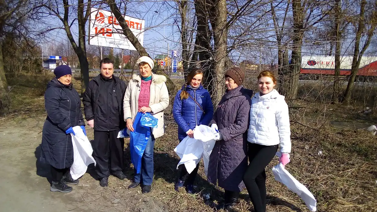 У ЯКУШИНЕЦЬКІЙ ГРОМАДІ РОЗПОЧАЛИ СЕЗОН ГЕНЕРАЛЬНИХ ПРИБИРАНЬ