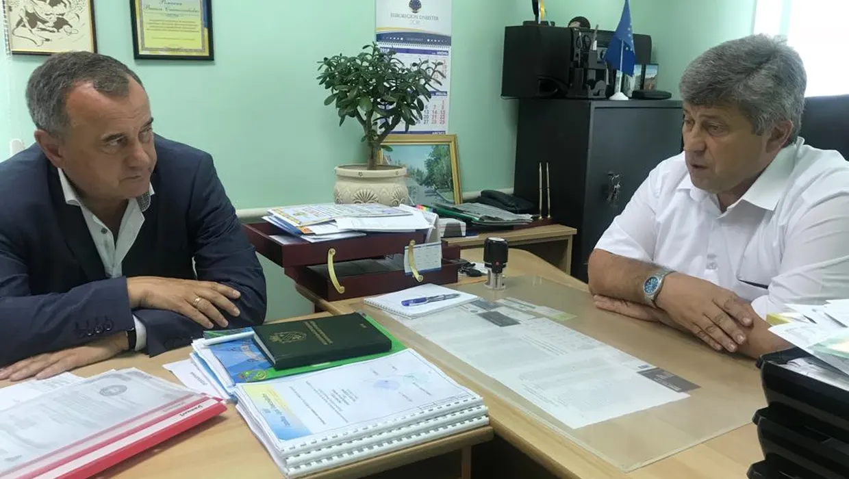 ВІДБУЛАСЯ РОБОЧА ЗУСТРІЧ ЯКУШИНЕЦЬКОГО СІЛЬСЬКОГО ГОЛОВИ ІЗ НАРОДНИМ ДЕПУТАТОМ УКРАЇНИ ОЛЕКСАНДРОМ ДОМБРОВСЬКИМ ВІДБУЛАСЯ РОБОЧА ЗУСТРІЧ ЯКУШИНЕЦЬКОГО СІЛЬСЬКОГО ГОЛОВИ ІЗ НАРОДНИМ ДЕПУТАТОМ УКРАЇНИ ОЛЕКСАНДРОМ ДОМБРОВСЬКИМ