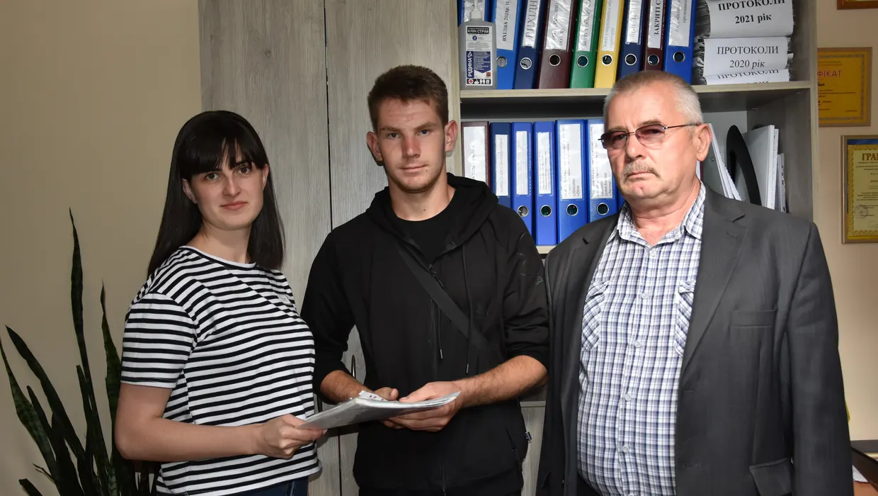 Привітали юнака із повноліттям Привітали юнака із повноліттям