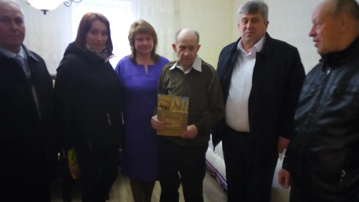 ПРИВІТАЛИ ЮВІЛЯРА ПРИВІТАЛИ ЮВІЛЯРА