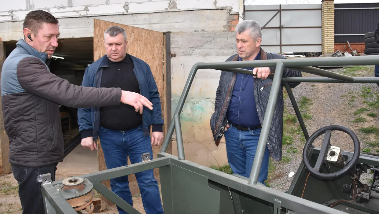 Діяльність усіх гілок влади спрямована на забезпечення та підтримку військових Діяльність усіх гілок влади спрямована на забезпечення та підтримку військових