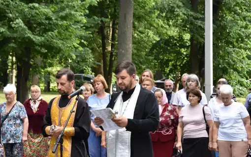 учасники молебню