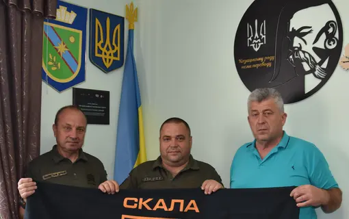 військові