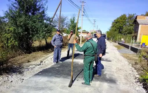 ЗААСФАЛЬТУВАЛИ ЩЕ ОДНУ ВУЛИЦЮ У ЗАРВАНЦЯХ